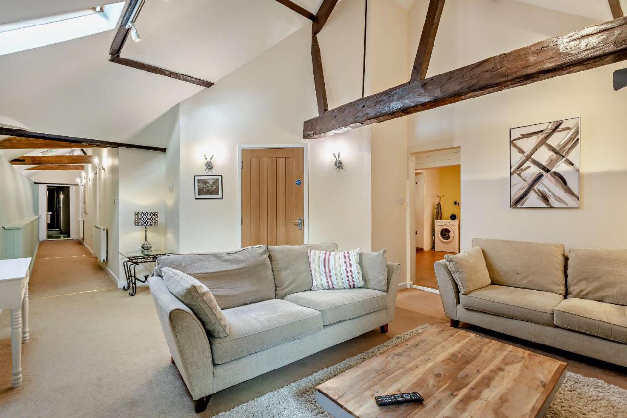 2 Bed Barn Conversion *